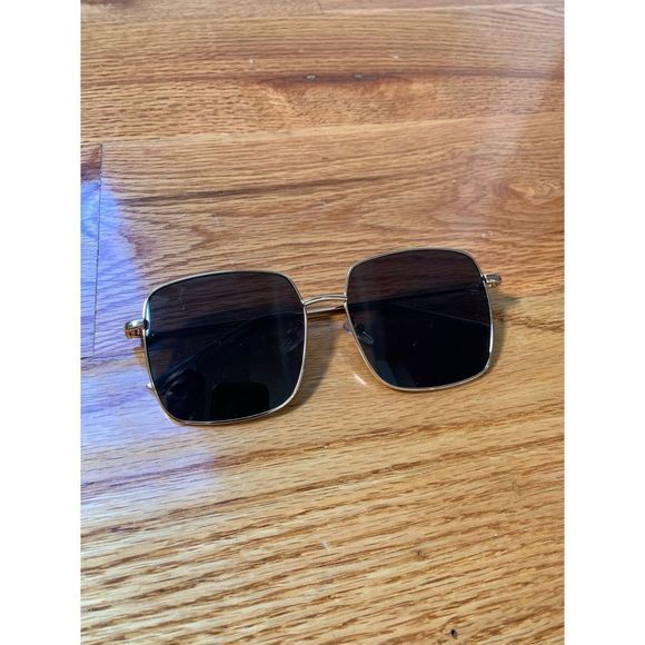 Retro Modern Oversized Square Sunglasses - Picture 1 of 2